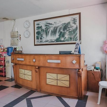 ホテル レッドドアーズ ニア ナゴヤ ヒル モール バタム 5 Batam エクステリア 写真