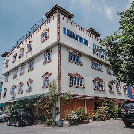 ホテル レッドドアーズ ニア ナゴヤ ヒル モール バタム 5 Batam エクステリア 写真