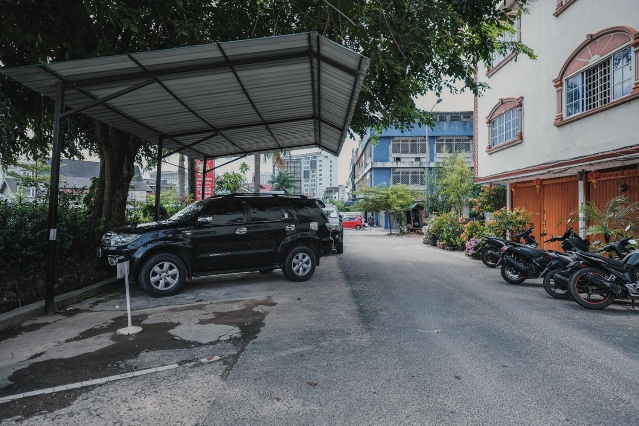 ホテル レッドドアーズ ニア ナゴヤ ヒル モール バタム 5 Batam エクステリア 写真