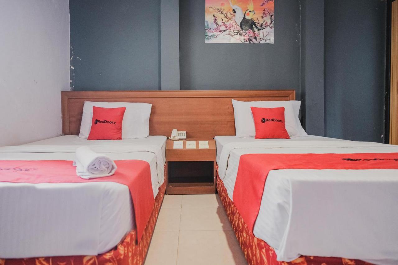 ホテル レッドドアーズ ニア ナゴヤ ヒル モール バタム 5 Batam エクステリア 写真